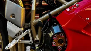 Ducati 748 S (1999 - 01)  (3)