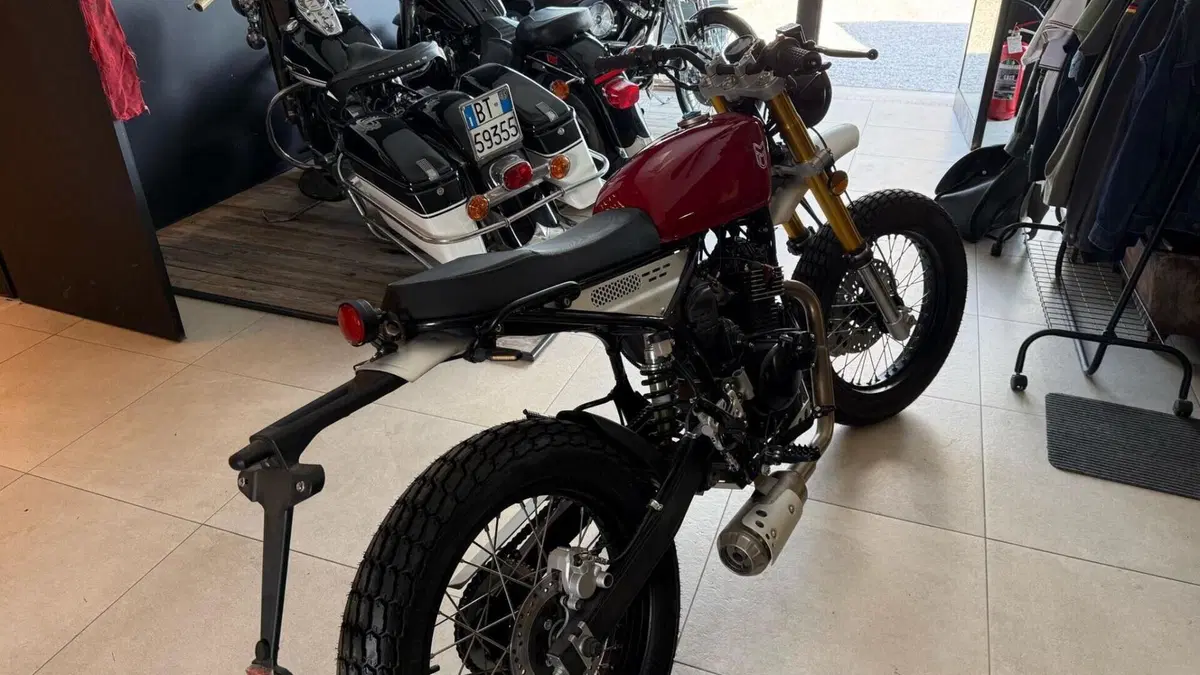 Mutt Motorcycles Razorback 125 (2021 - 25)  (7)