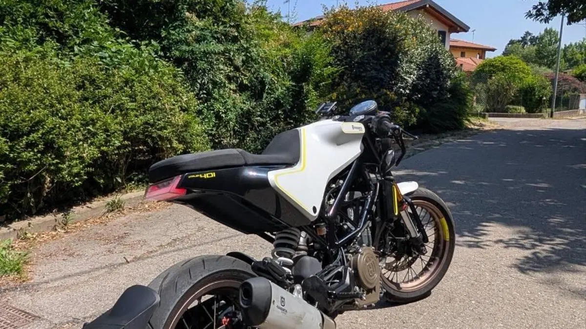 Husqvarna Vitpilen 401 (2018 - 19)  (2)