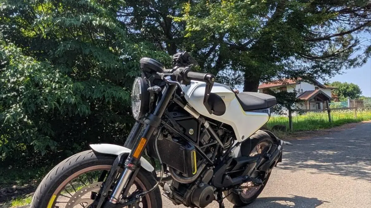 Husqvarna Vitpilen 401 (2018 - 19)  (4)