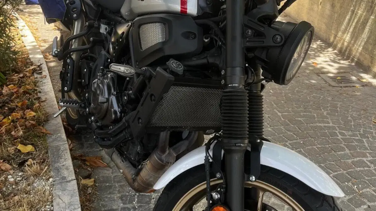 Yamaha XSR 700 XTribute (2022 - 24)  (2)