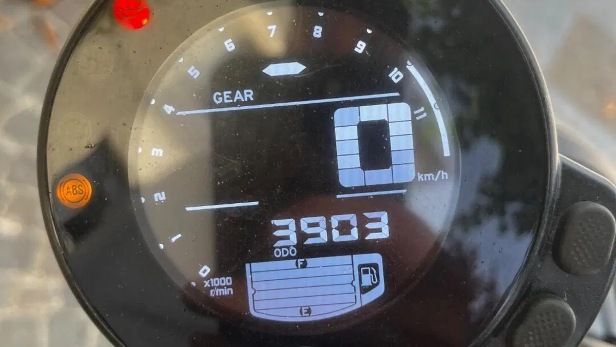 Yamaha XSR 700 XTribute (2022 - 24)  (3)