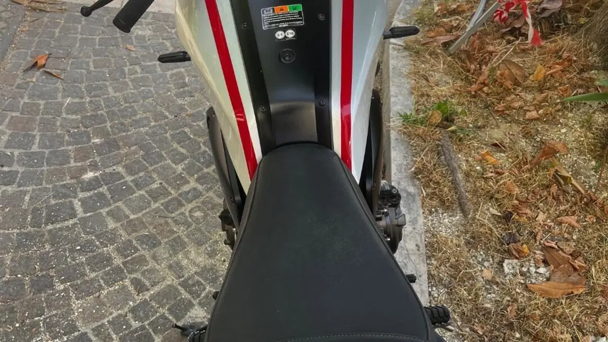 Yamaha XSR 700 XTribute (2022 - 24)  (7)