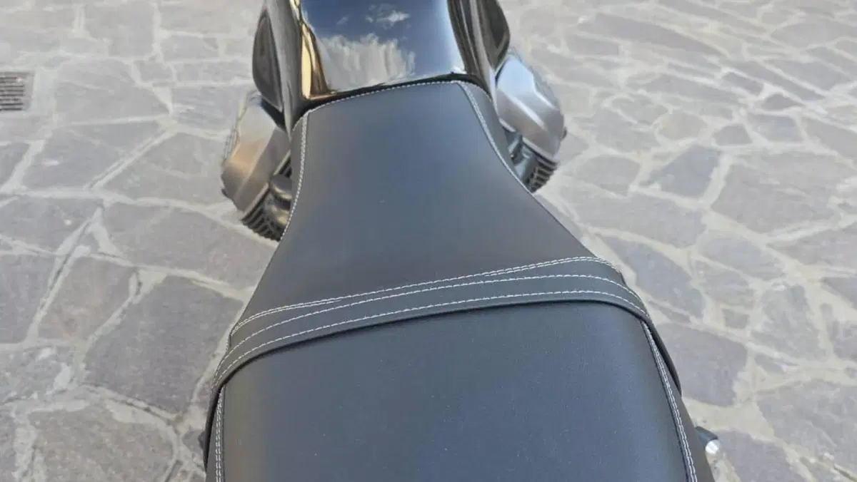 Moto Guzzi V7 Stone Special Edition (2022 - 25)  (5)