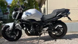 Yamaha FZ6 S2 (2007 - 11)  (2)