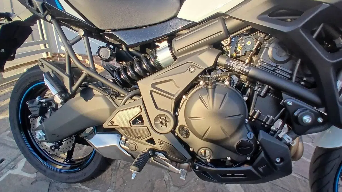 Kawasaki Versys 650 (2025 - 26)  (4)