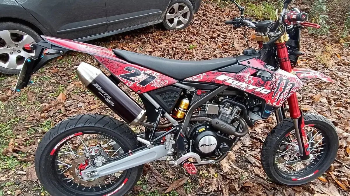 Fantic Motor Motard 125 M Performance 4t (2019)  (4)