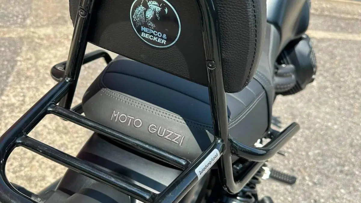 Moto Guzzi V7 Stone (2021 - 24)  (2)