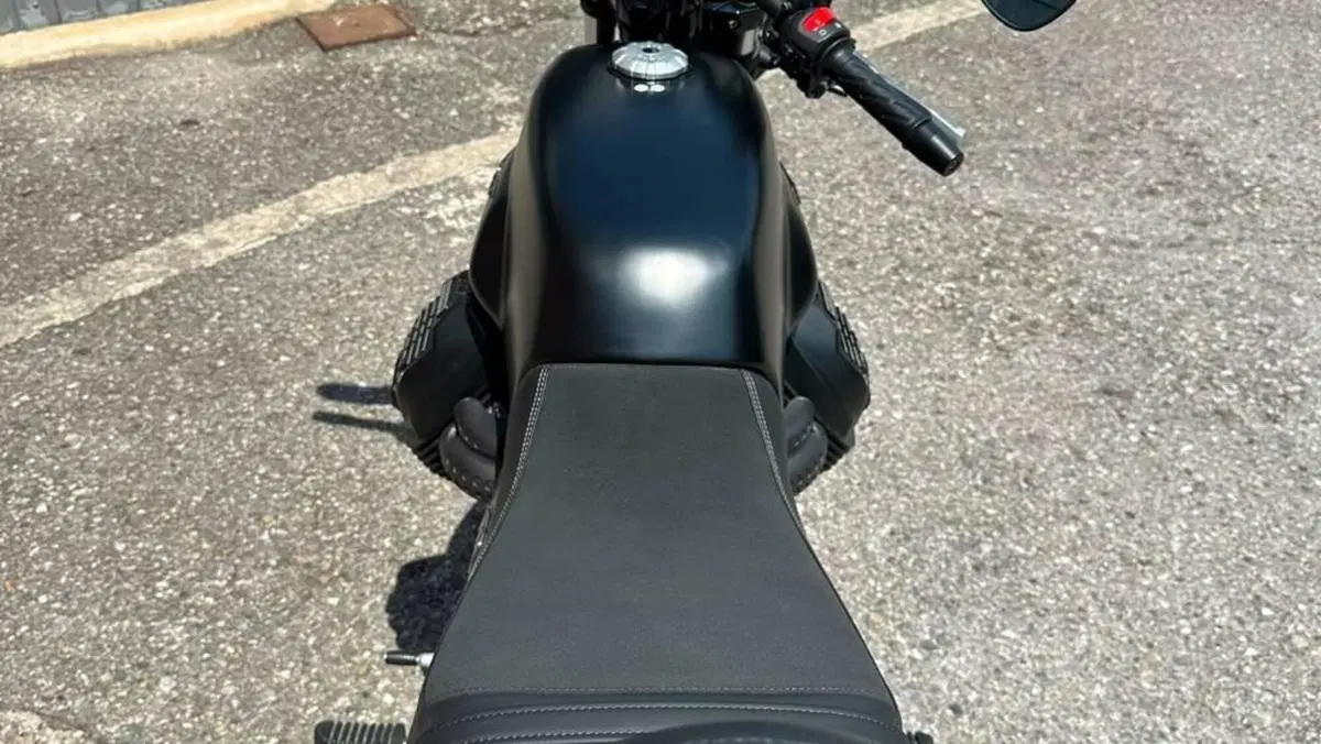 Moto Guzzi V7 Stone (2021 - 24)  (5)