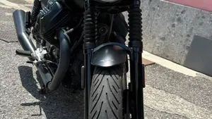 Moto Guzzi V7 Stone (2021 - 24)  (12)