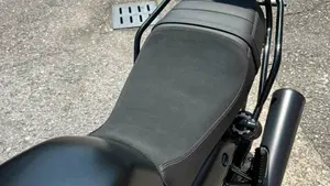 Moto Guzzi V7 Stone (2021 - 24)  (13)
