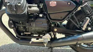 Moto Guzzi V7 Stone (2021 - 24)  (14)