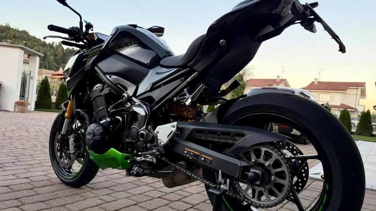 Kawasaki Z 900 SE (2022 - 24) 