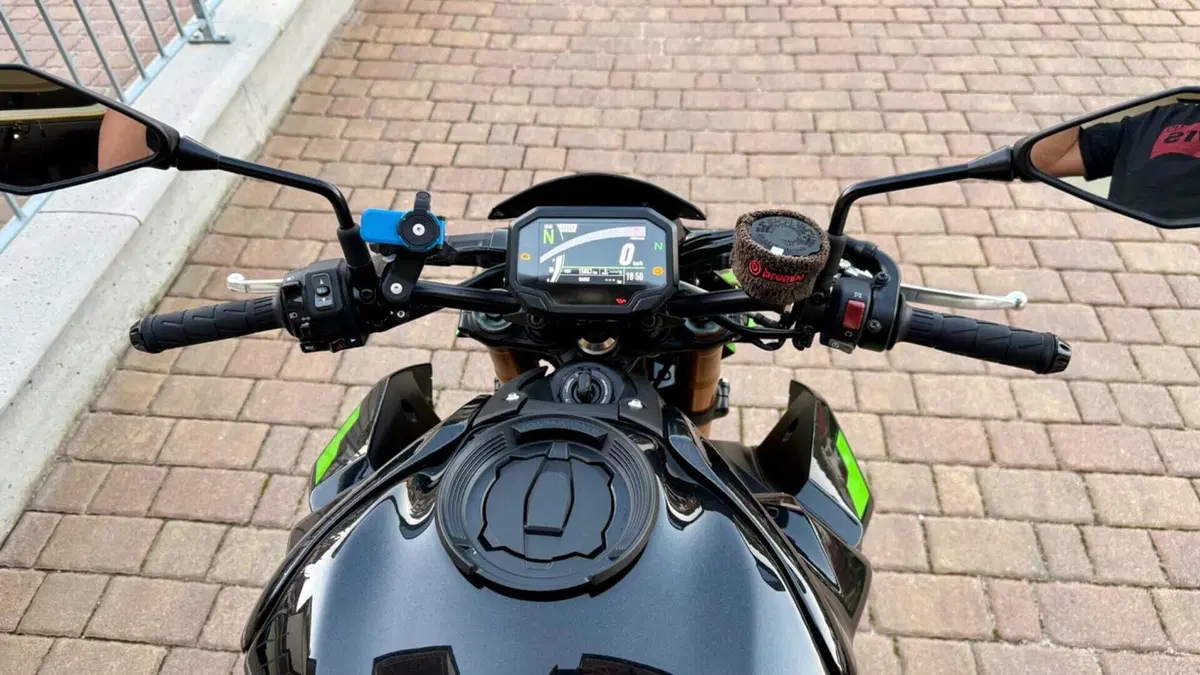 Kawasaki Z 900 SE (2022 - 24)  (4)