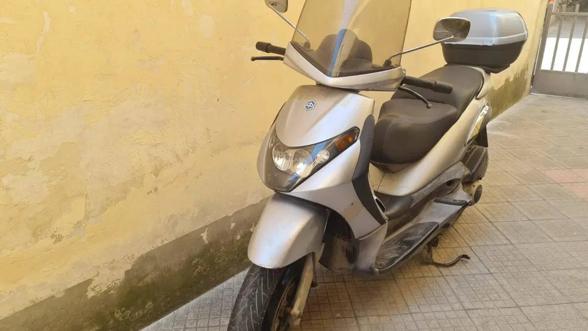 Piaggio Beverly 250 (2004 - 05) 