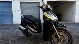 Honda SH 300 i (2011 - 14)  (2)