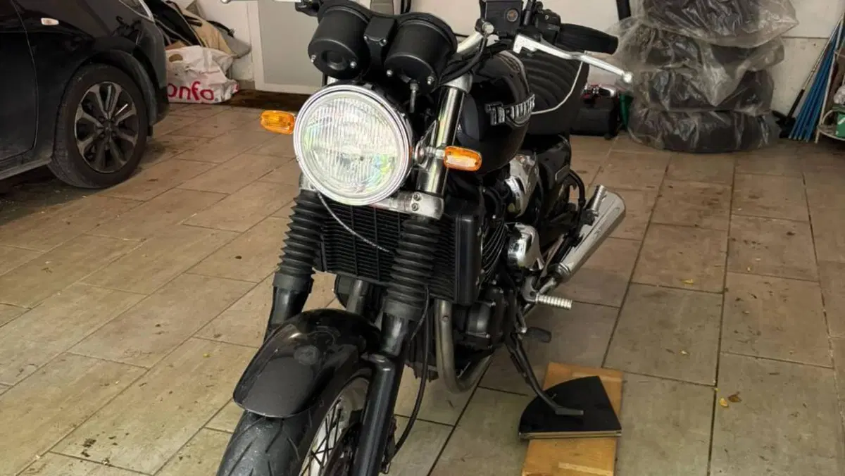 Triumph Legend TT 900 (1998 - 02)  (3)