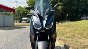Yamaha X-Max 300 Tech Max (2021 - 24)  (2)