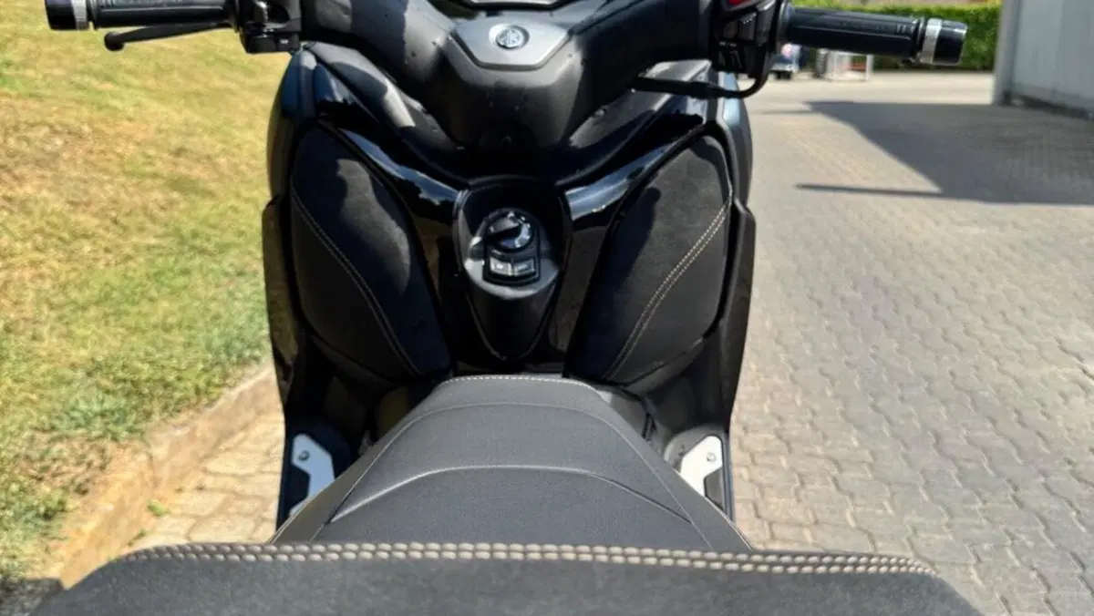 Yamaha X-Max 300 Tech Max (2021 - 24)  (4)