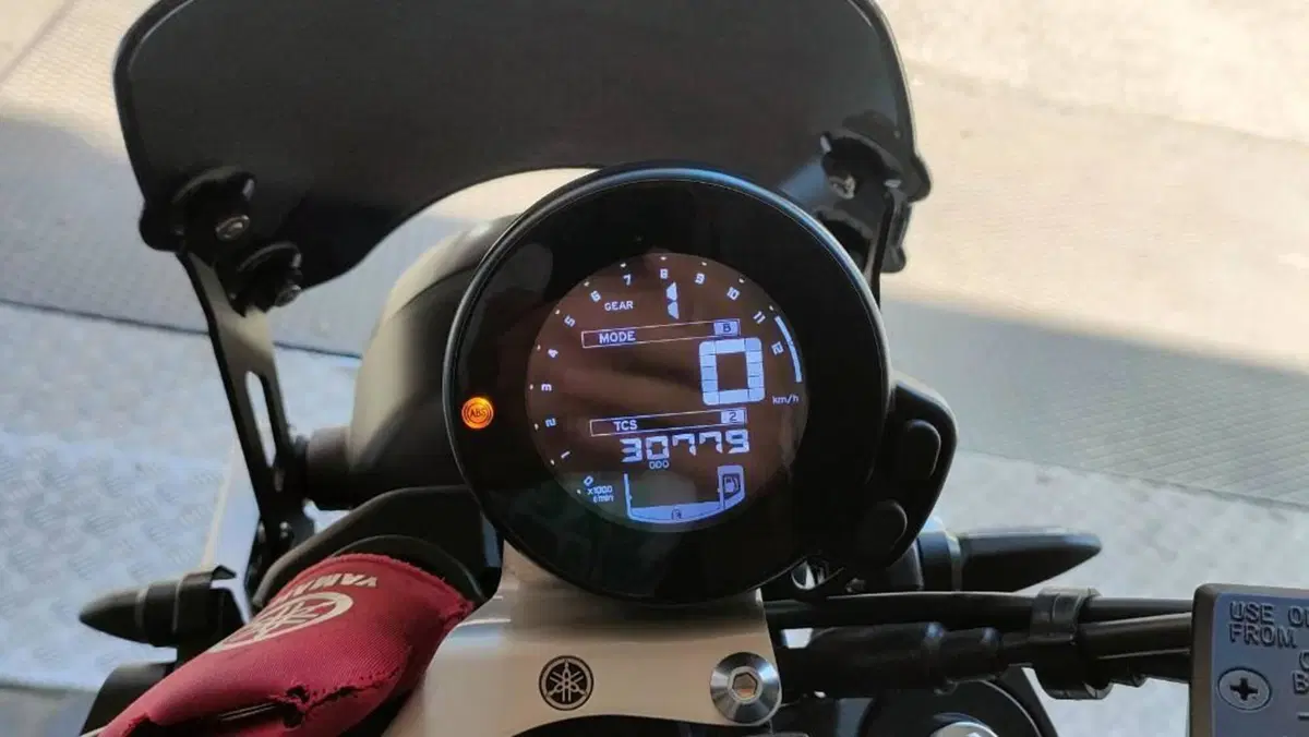 Yamaha XSR 900 ABS (2016 - 20)  (3)