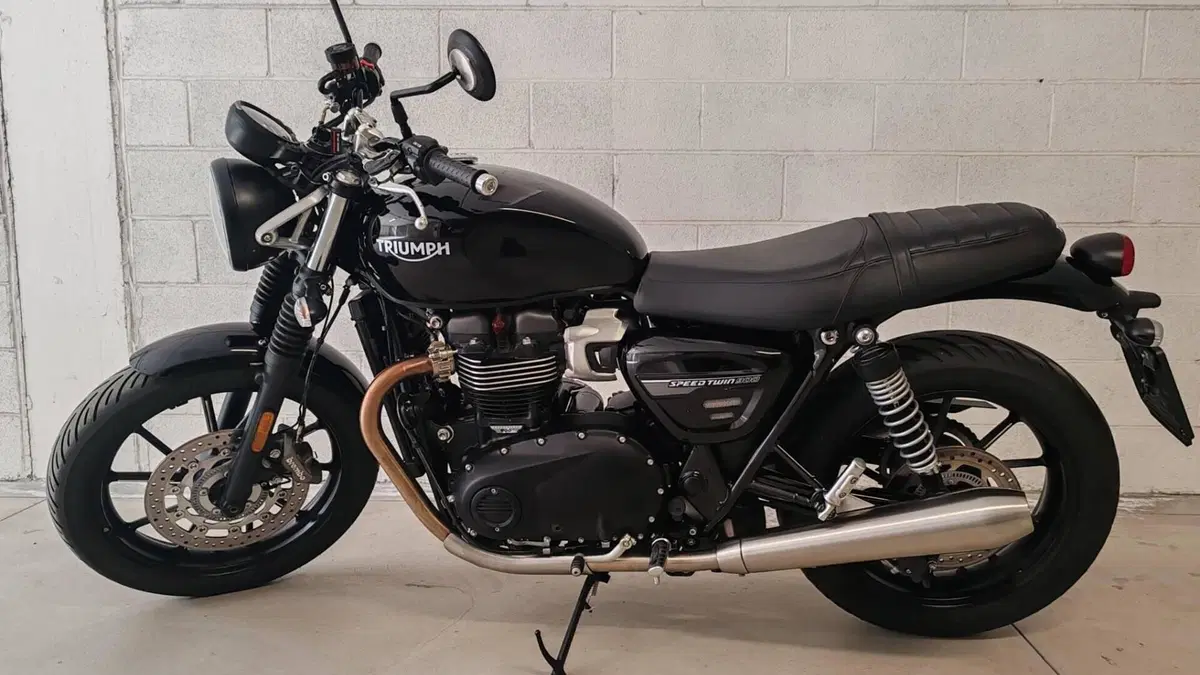 Triumph Speed Twin 900 (2023 - 24)  (2)