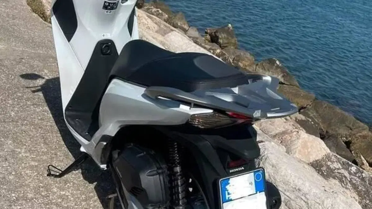 Honda SH 150i (2017 - 19)  (2)