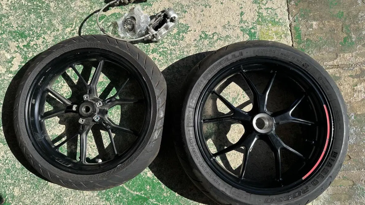 Ducati Hypermotard 796 (2012)  (5)