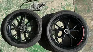 Ducati Hypermotard 796 (2012)  (5)