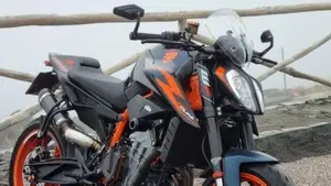 KTM 890 Duke R (2022 - 23) 