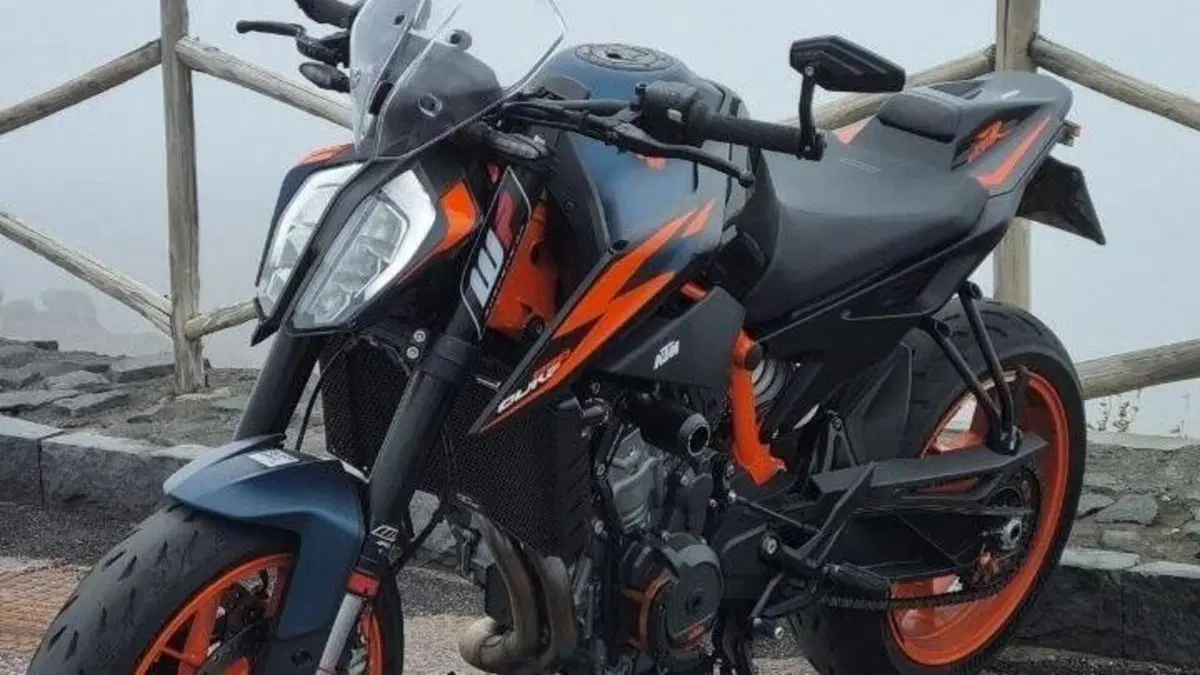 KTM 890 Duke R (2022 - 23)  (2)