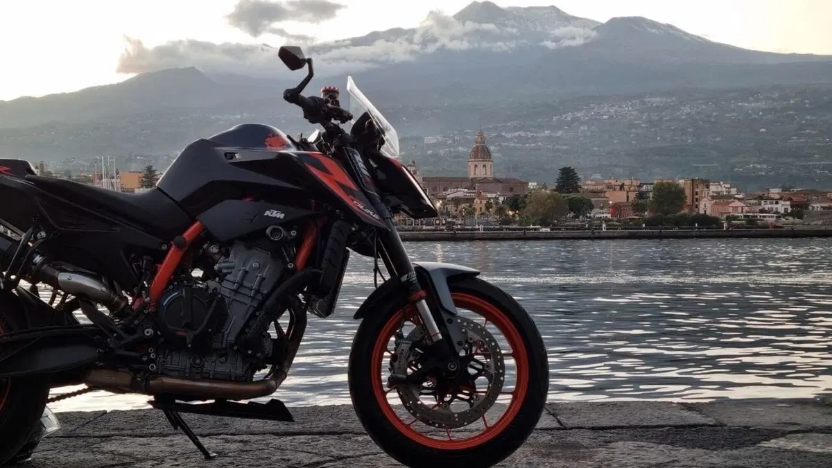 KTM 890 Duke R (2022 - 23)  (3)