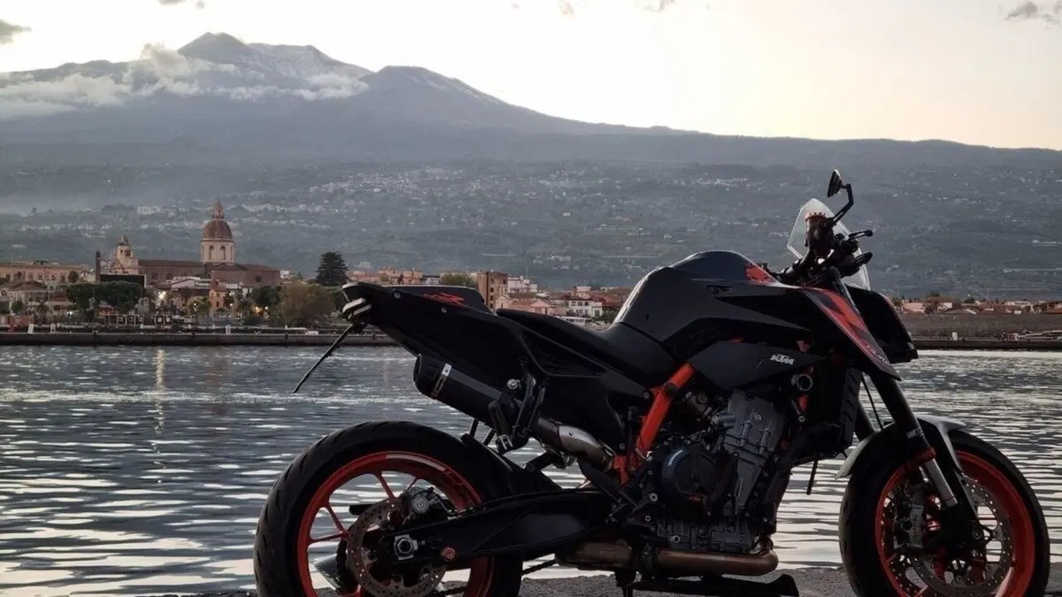 KTM 890 Duke R (2022 - 23)  (4)