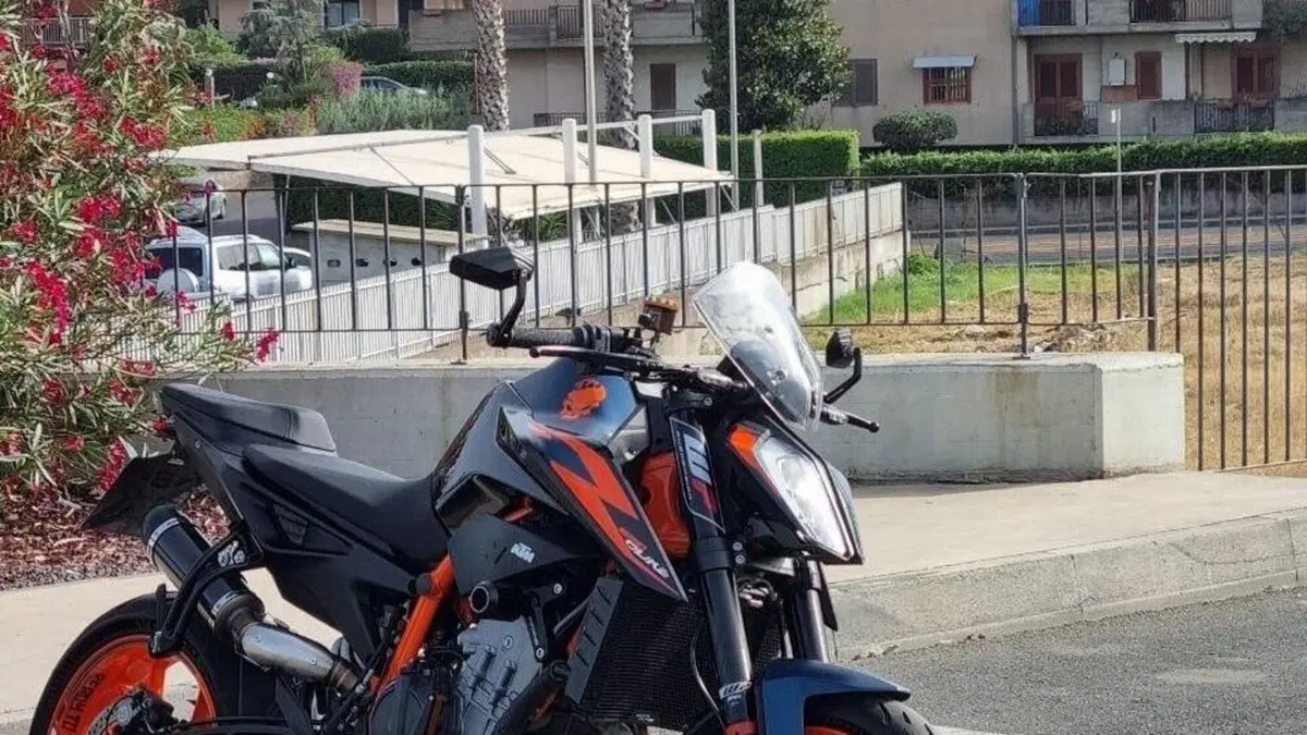 KTM 890 Duke R (2022 - 23)  (5)