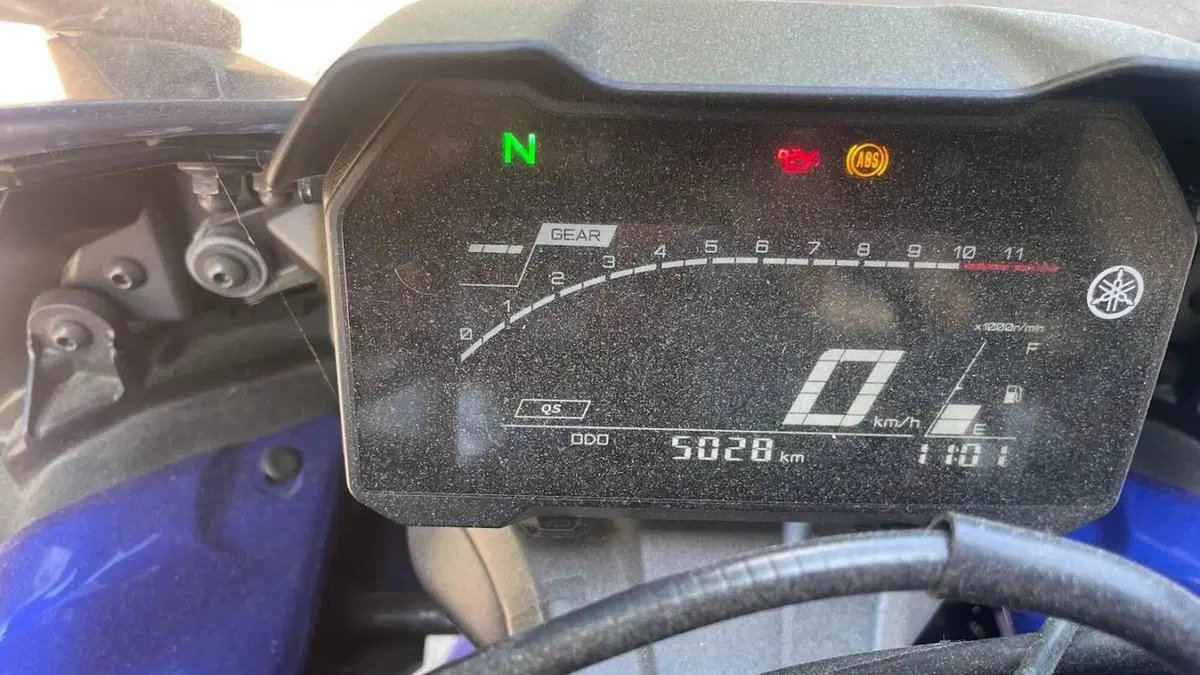 Yamaha YZF R7 (2021 - 25)  (2)