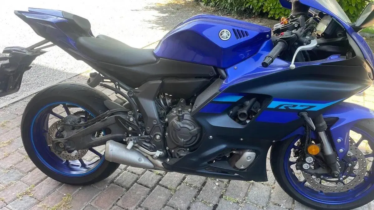 Yamaha YZF R7 (2021 - 25)  (4)