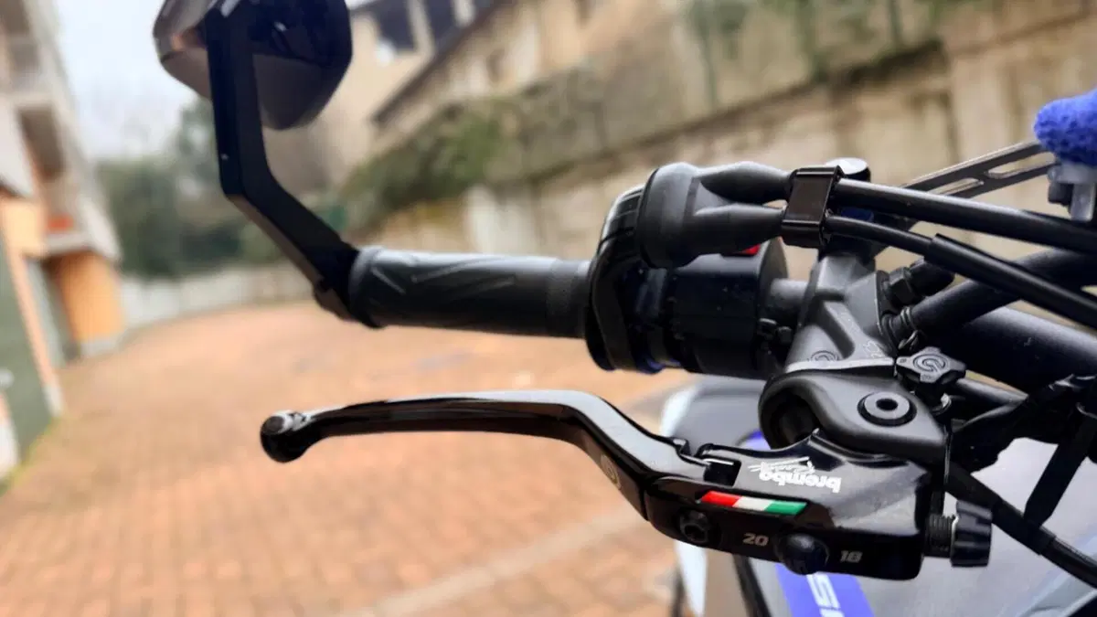 Yamaha MT-09 SP (2018 - 20)  (2)