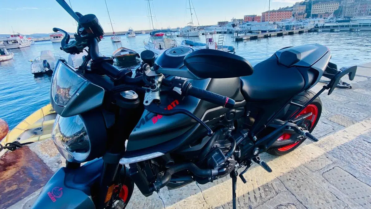 Ducati Monster 937 + (2021 - 25)  (3)