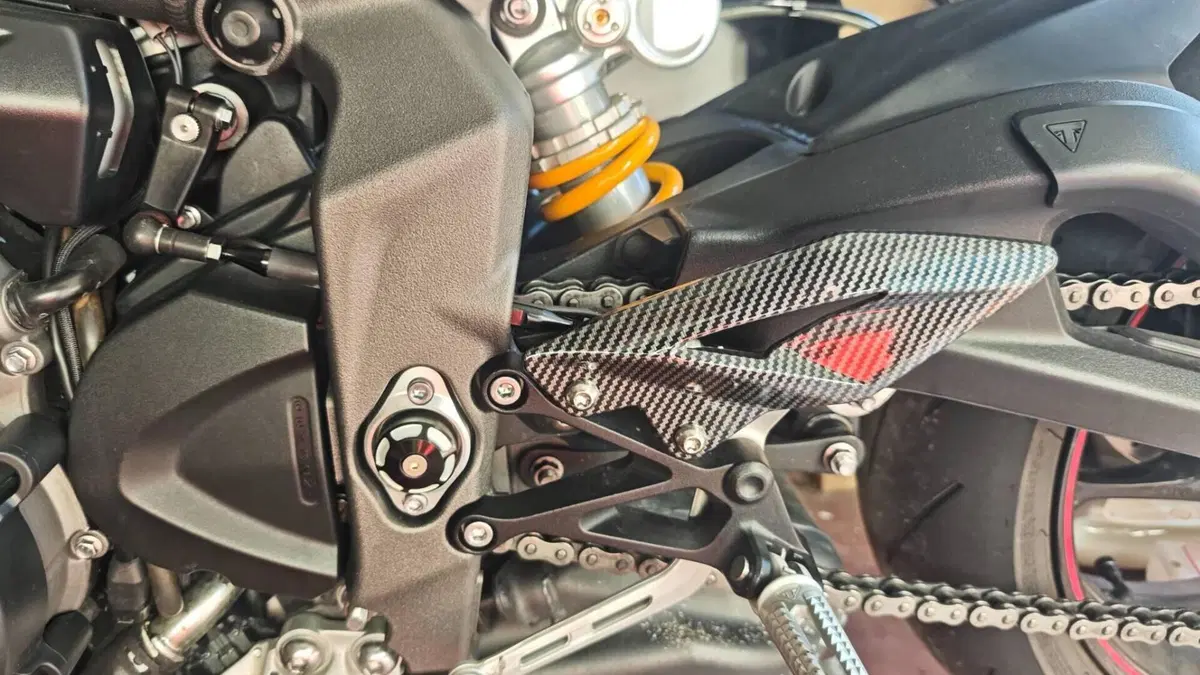 Triumph Street Triple RS (2020 - 22)  (3)