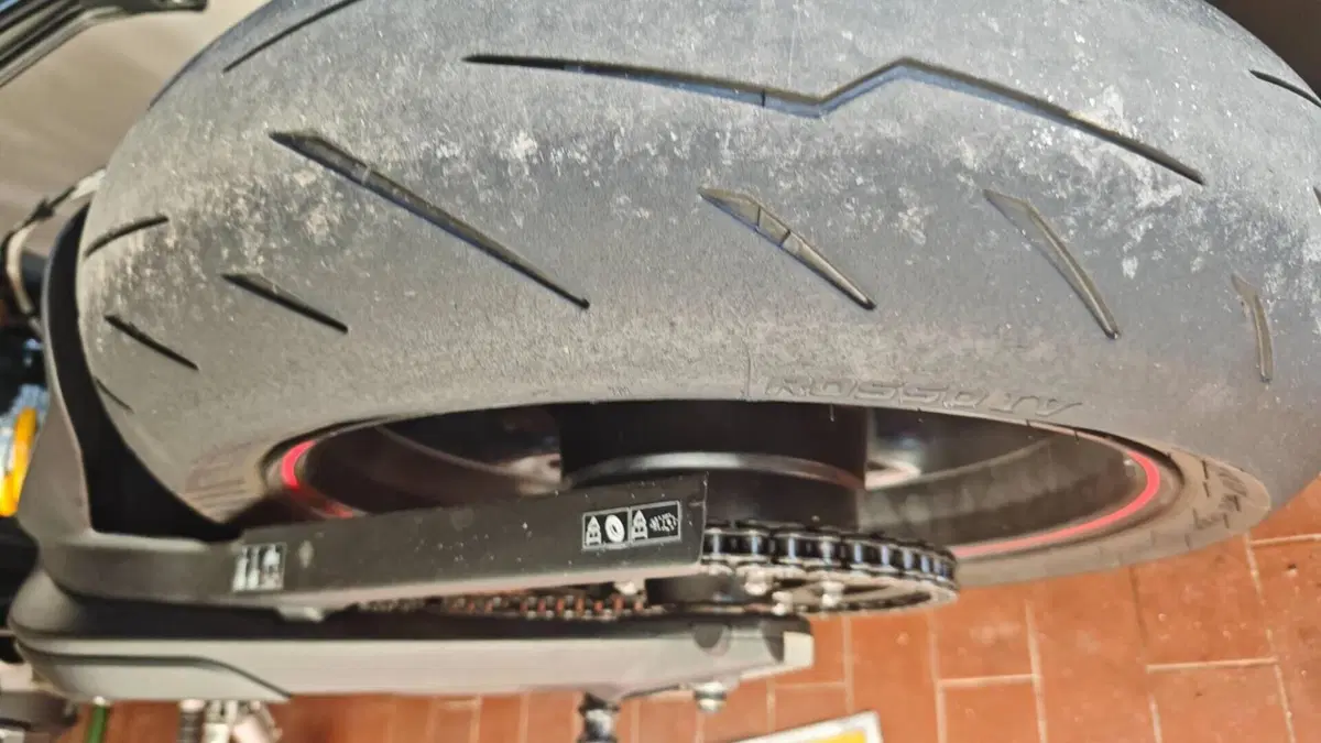 Triumph Street Triple RS (2020 - 22)  (4)