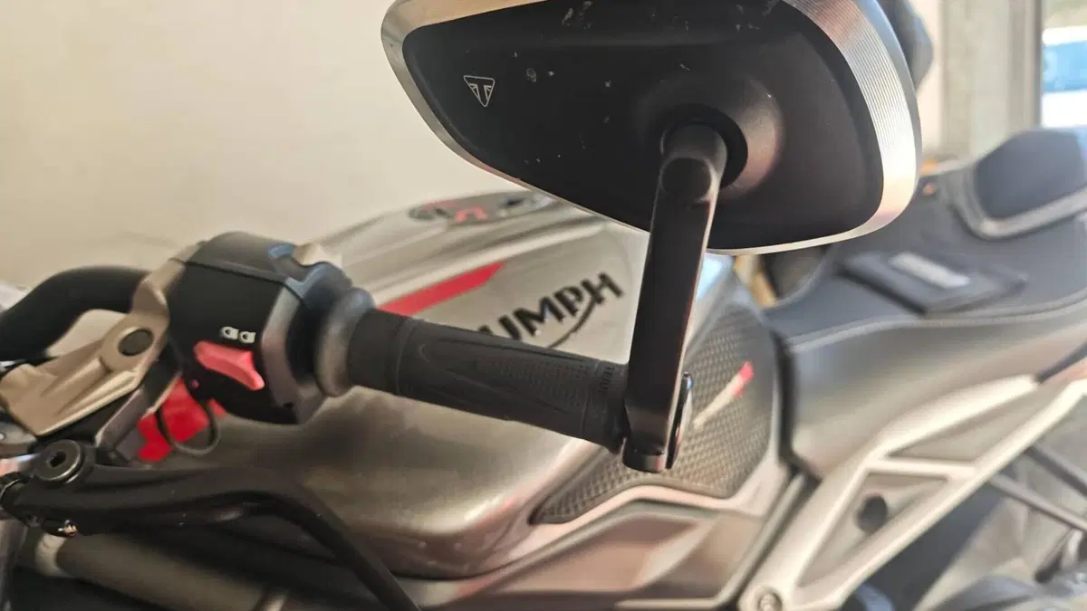 Triumph Street Triple RS (2020 - 22)  (5)