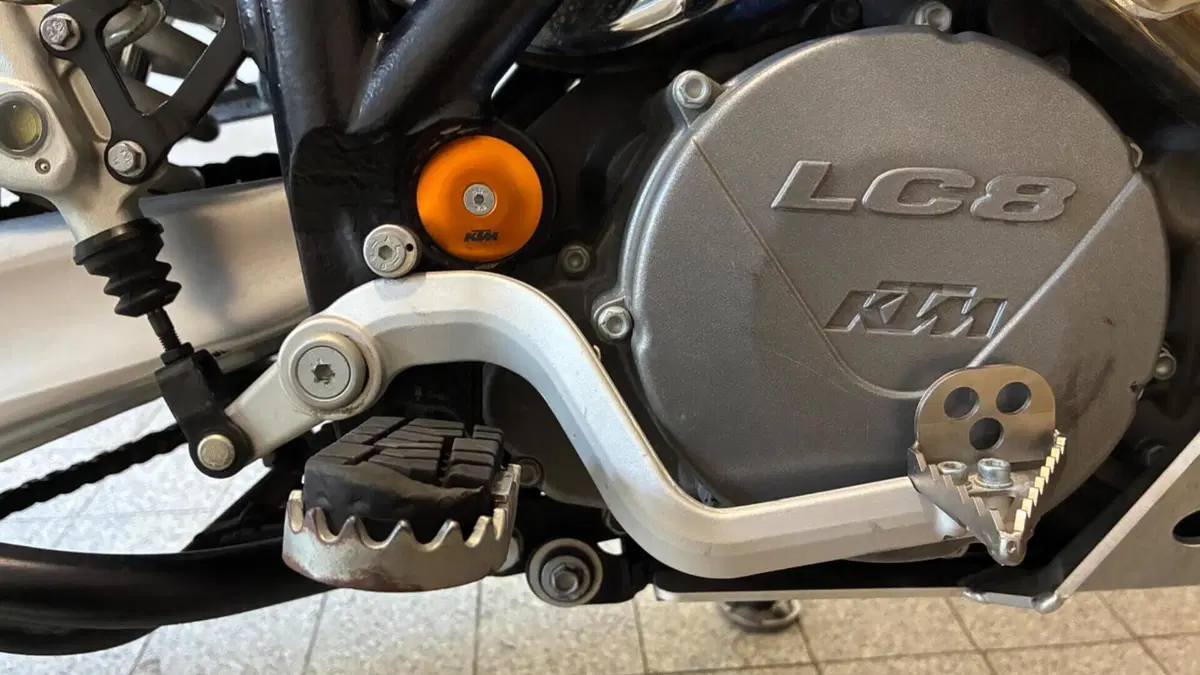 KTM 990 Adventure (2006 - 08)  (6)