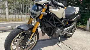Ducati Monster 1100 S (2009-10)  (2)