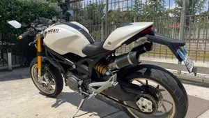 Ducati Monster 1100 S (2009-10)  (3)
