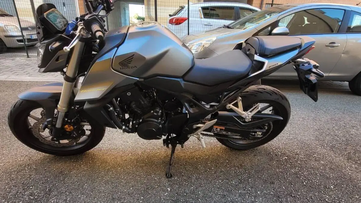 Honda CB 750 Hornet (2023 - 24)  (8)