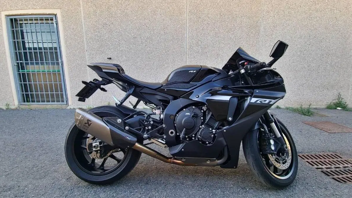 Yamaha YZF R1 (2020 - 25)  (5)