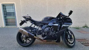 Yamaha YZF R1 (2020 - 25)  (5)