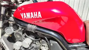 Yamaha FZS 600 Fazer (1998 - 01)  (2)
