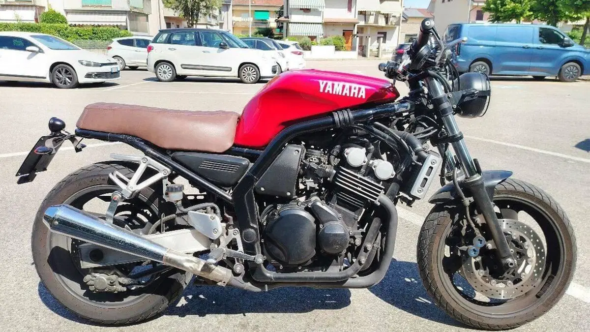 Yamaha FZS 600 Fazer (1998 - 01)  (3)