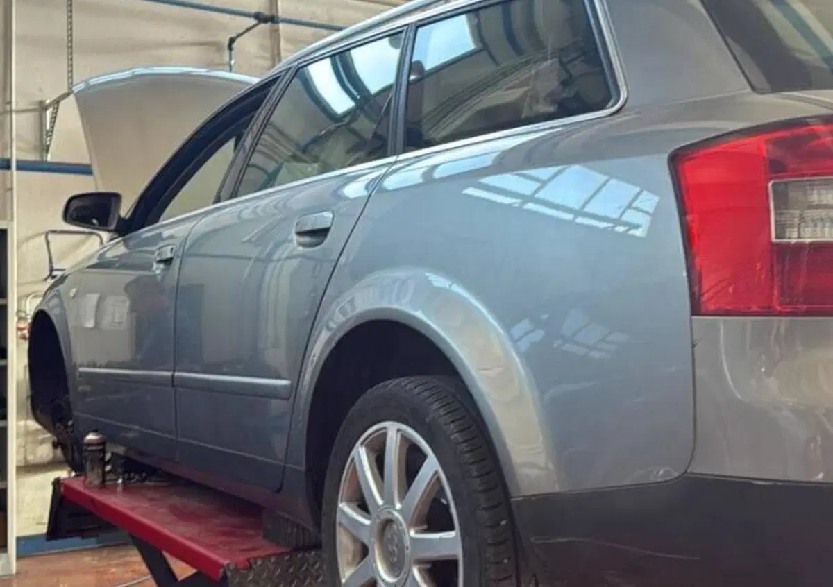 Audi A4 Avant 2.5 V6 TDI multitronic Top (2)