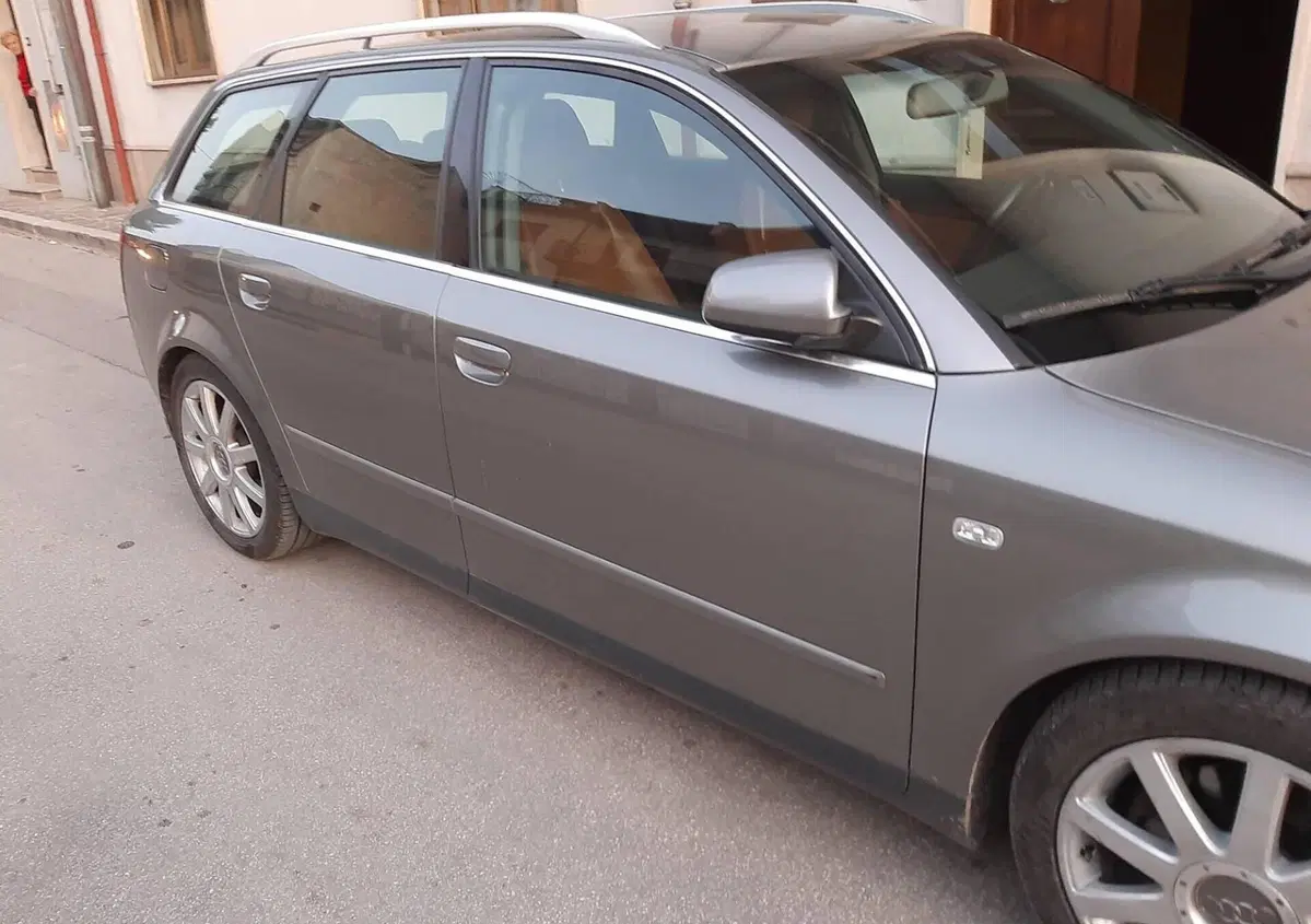 Audi A4 Avant 2.5 V6 TDI multitronic Top (12)